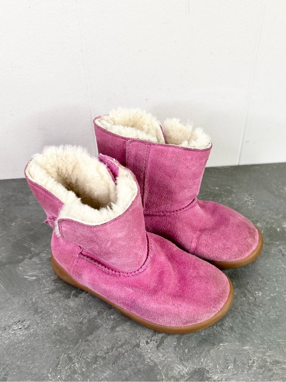UGG Toddler Keelan boots suede exterior plush shearling lining pink size 8